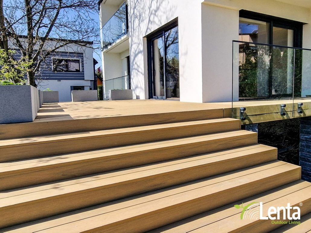 Taras ogrodowy ze schodami — czym wyłożyć?